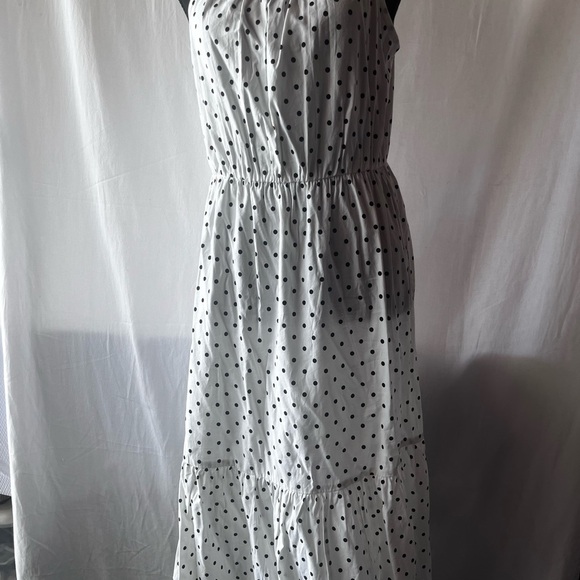 Banana Republic Dresses & Skirts - Banana Republic White and Black Polka Dot Midi Dress
